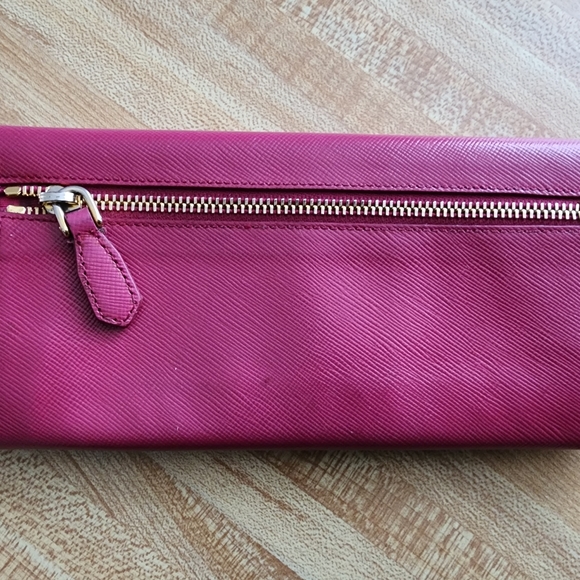 PINK/FUSIA WALLET 💖 - Picture 2 of 11